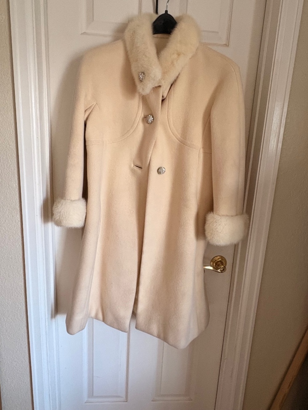 Vintage Wool coat with real fur collar and cuffs